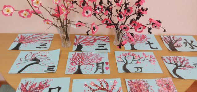 Bērnu centrā “Pepija”, gaidot pavasari, 23.aprīlī norisinājās radošā darbnīca – “‘Sakuras ziedos“. Lai arī siltais laiks mūs šodien nelutināja, ar centra apmeklētājiem izveidojām sakuras koku ziedu gleznas un kompozīcijas, kas ienesa pavasara […]
